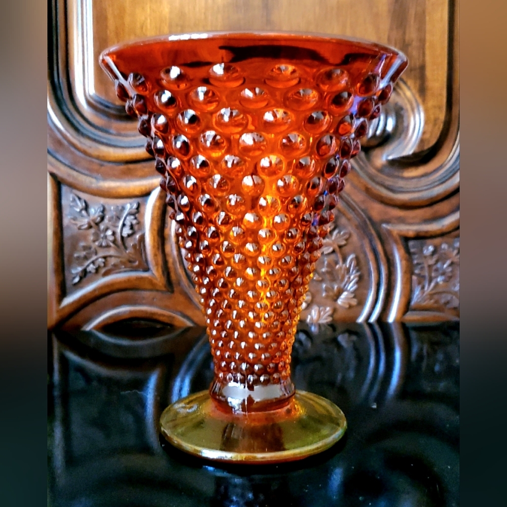 Vntg Fenton 7 5/8" Buttercup Amberina Hobnail Glass Vase